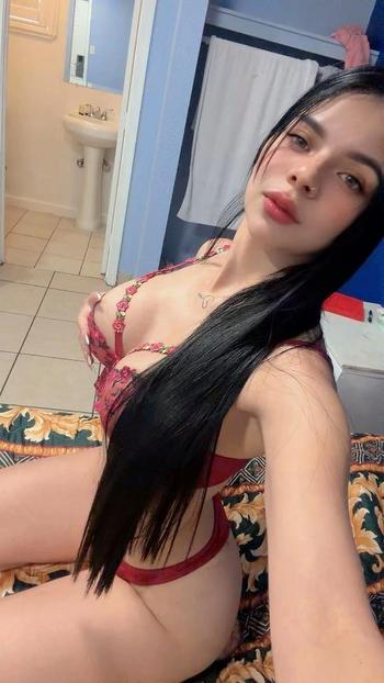 Jimena , 23  female escort, Concord